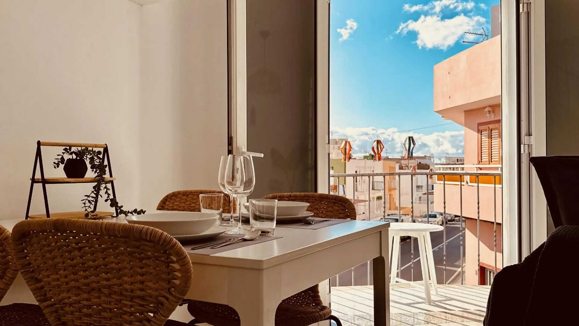 Semesterbostad Click & Guest -Terrace With Sea And Mountain Views Villa San Bartolomé