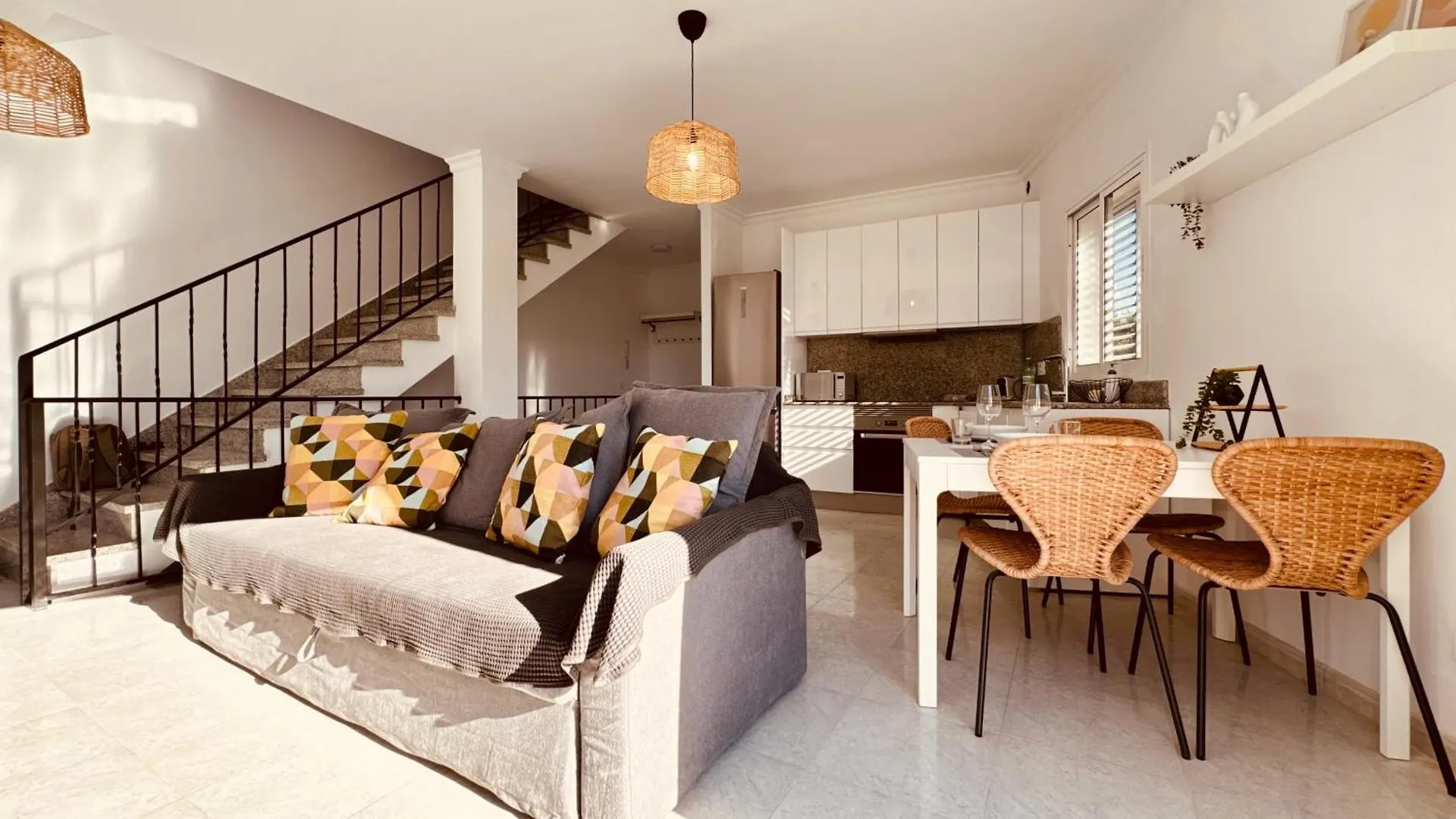 Semesterbostad Click & Guest -Terrace With Sea And Mountain Views Villa San Bartolomé