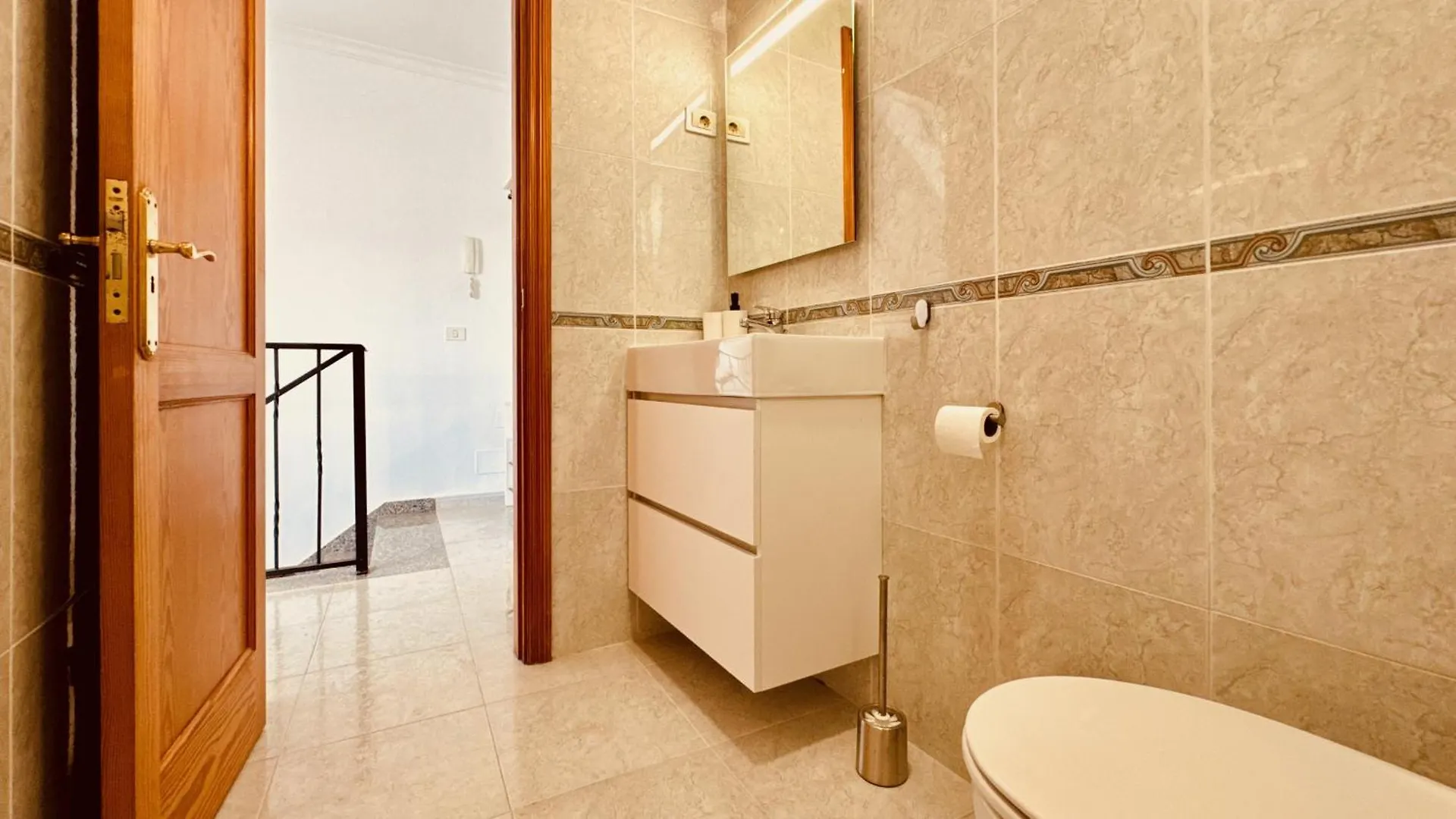 Semesterbostad Click & Guest -Terrace With Sea And Mountain Views Villa San Bartolomé Spanien